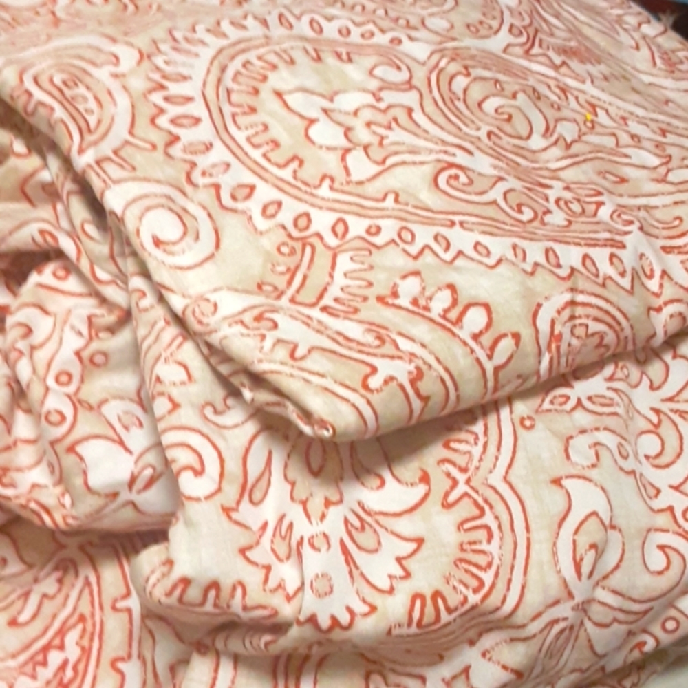 Charter Club queen size cotton duvet set with one pillowcase.